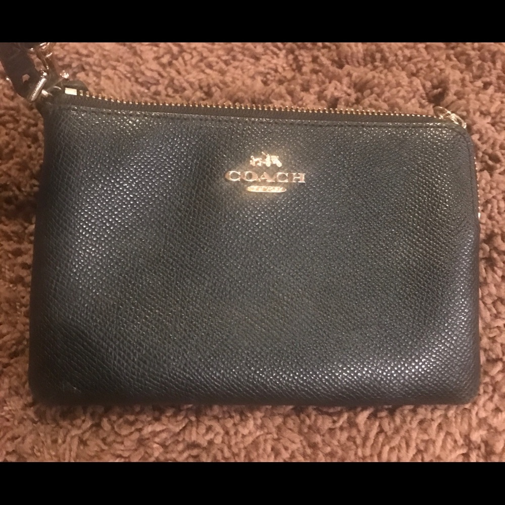 Coach! Leather coin purse! Great condition!